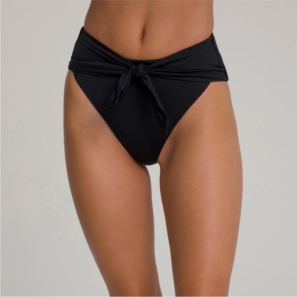 Good American Waist Cincher Bikini
Bottom Size S Nwot $55